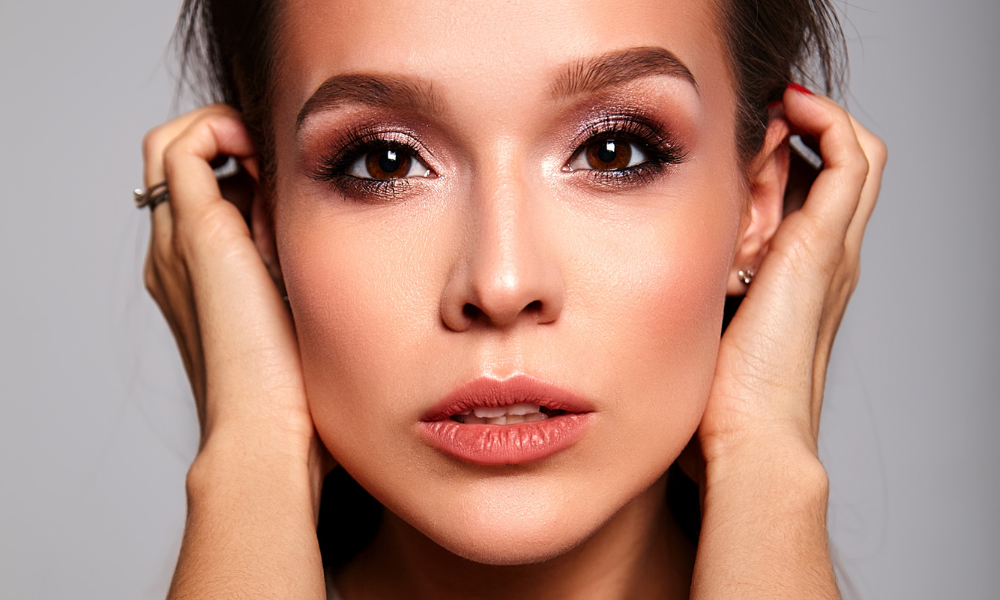 6 Tendências de Maquiagem em Alta no TikTok em 2026 que Você Precisa Conhecer!